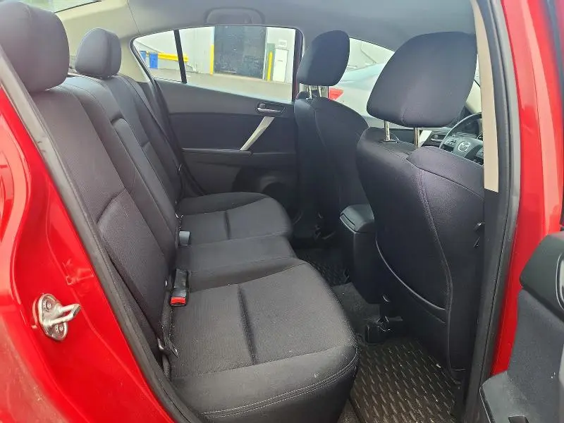 2011 MAZDA 3 S  