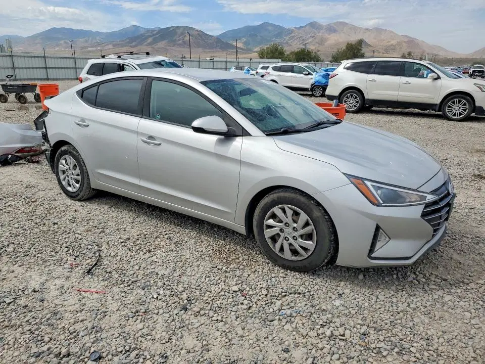 2019 HYUNDAI ELANTRA SE  