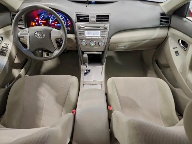 2011 TOYOTA CAMRY SE  