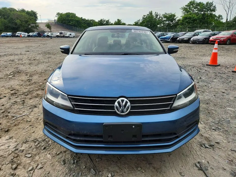 2016 VOLKSWAGEN JETTA SE  