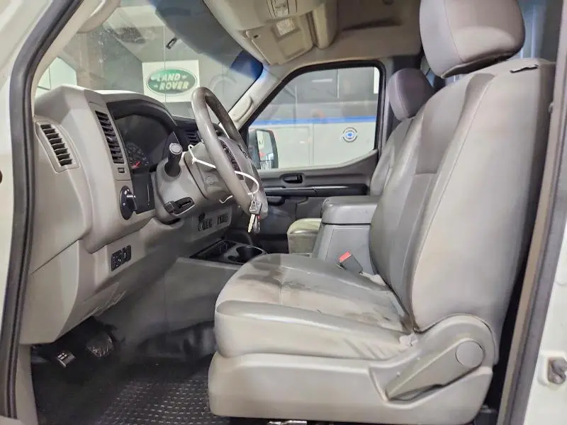 2016 NISSAN NV 2500 HD SV  