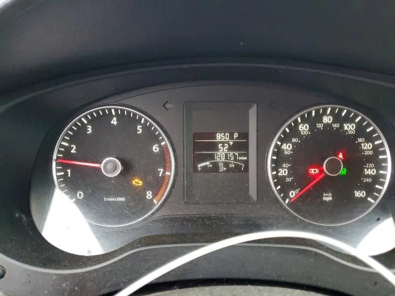 2013 VOLKSWAGEN JETTA SE  