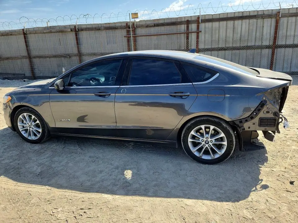 2019 FORD FUSION SE  