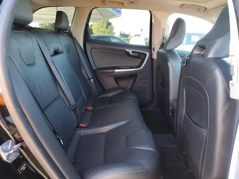 2015 VOLVO XC60 T5 PREMIER  