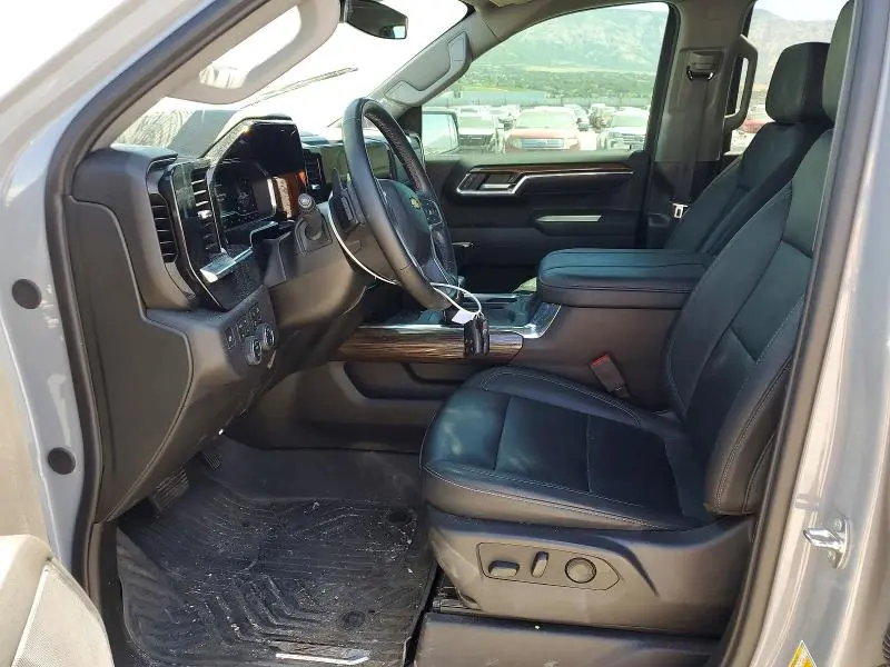 2024 CHEVROLET SILVERADO K1500 LT  