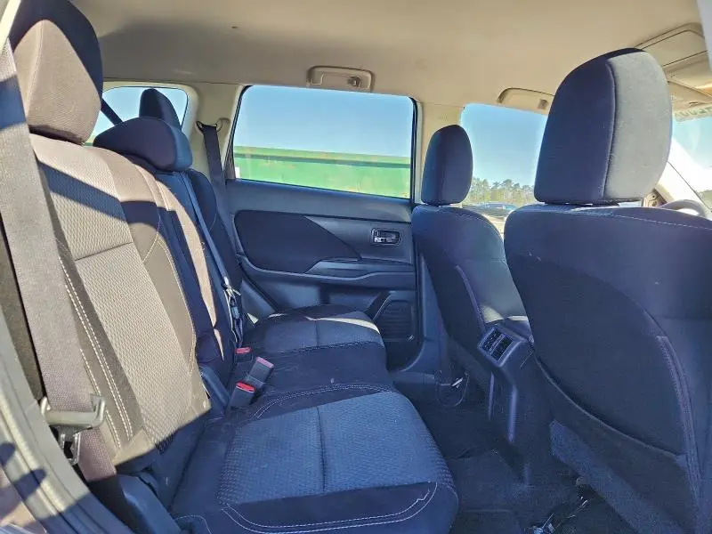 2020 MITSUBISHI OUTLANDER ES  