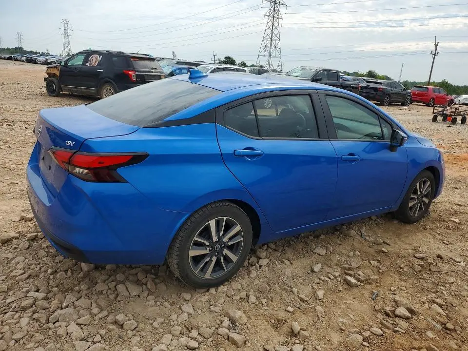 2021 NISSAN VERSA SV  