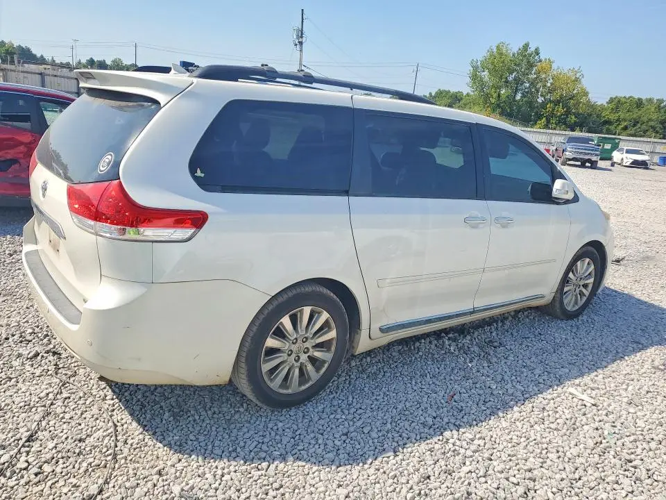 2013 TOYOTA SIENNA LIMITED 7-PASSENGER  