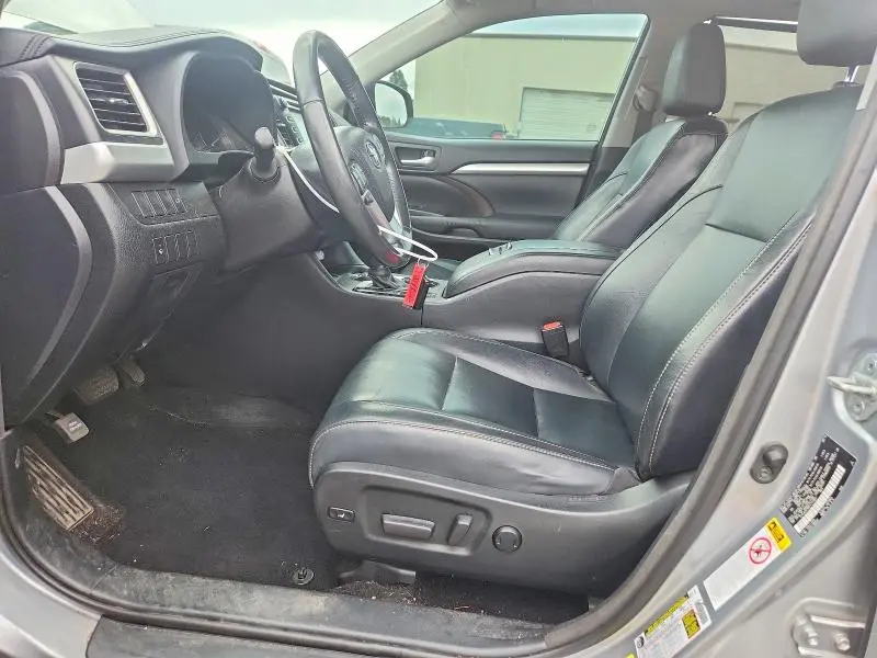 2015 TOYOTA HIGHLANDER XLE  