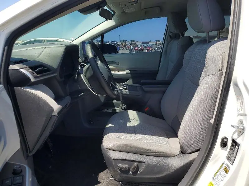 2023 TOYOTA SIENNA LE 8-PASSENGER  