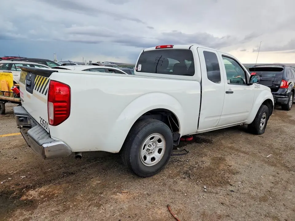 2016 NISSAN FRONTIER S  