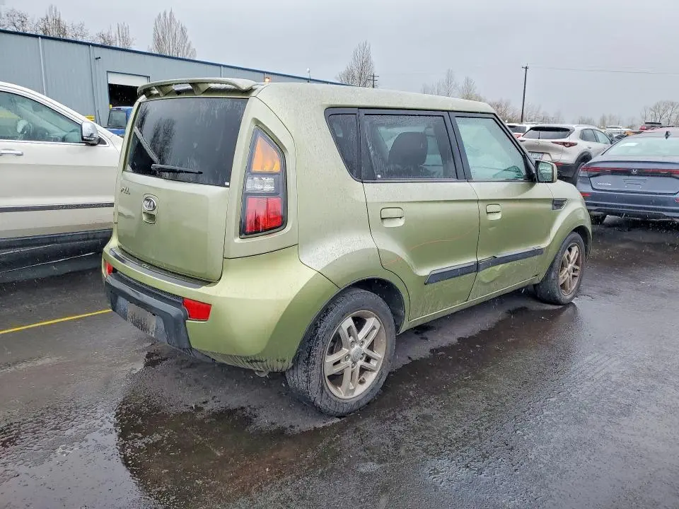 2010 KIA SOUL +  