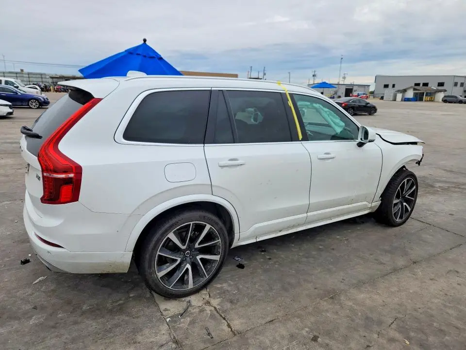 2020 VOLVO XC90 T6 MOMENTUM  