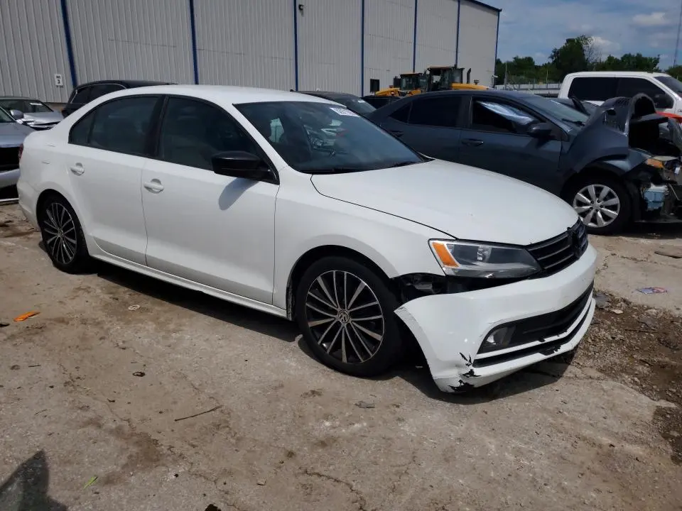 2016 VOLKSWAGEN JETTA SPORT  