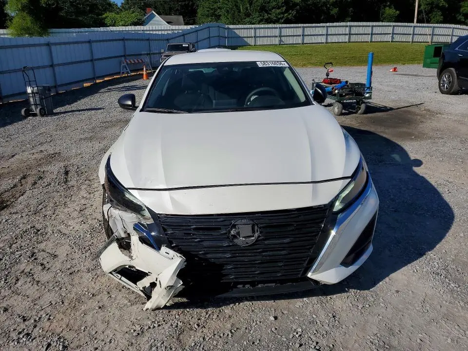 2024 NISSAN ALTIMA SV  