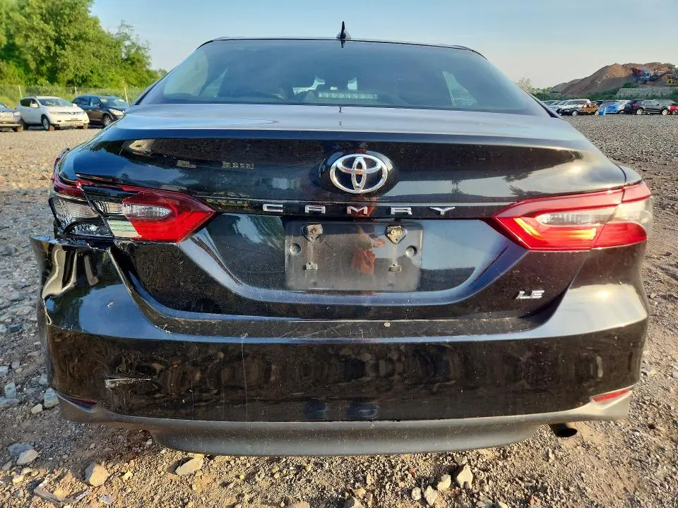 2021 TOYOTA CAMRY LE  