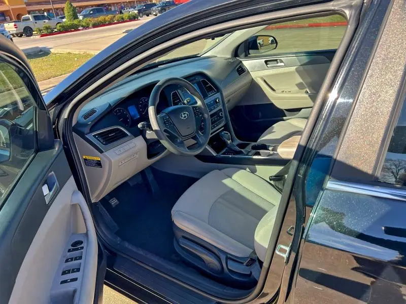 2016 HYUNDAI SONATA SE  