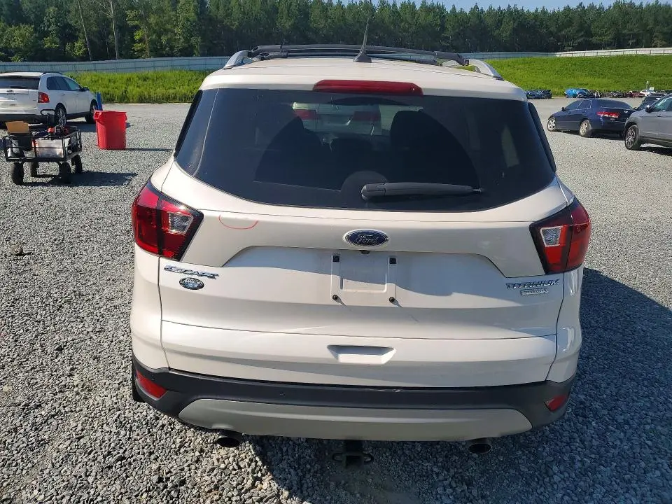 2019 FORD ESCAPE TITANIUM  