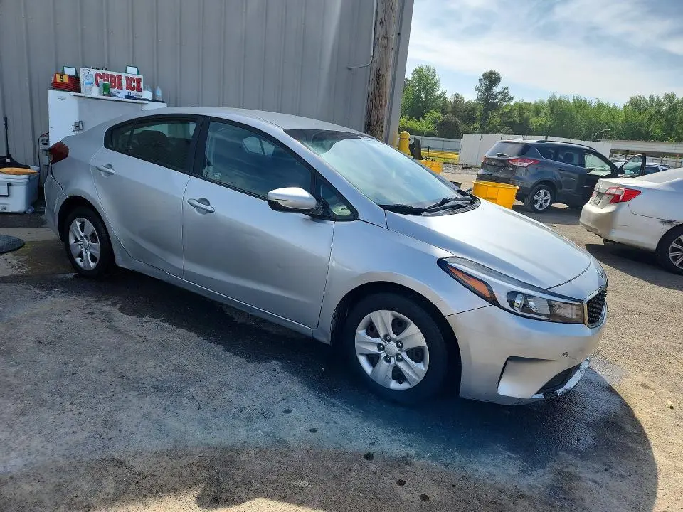 2018 KIA FORTE LX  