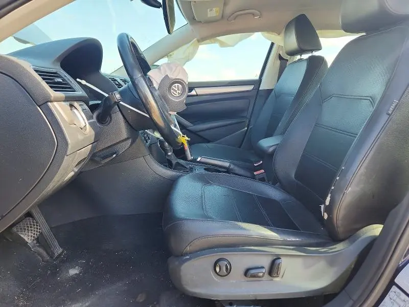 2015 VOLKSWAGEN PASSAT S  