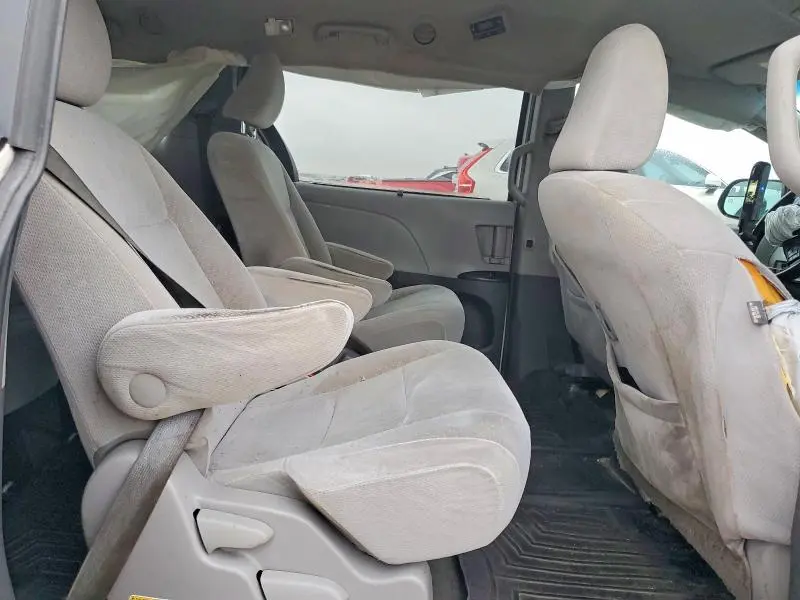 2015 TOYOTA SIENNA LE 7-PASSENGER  