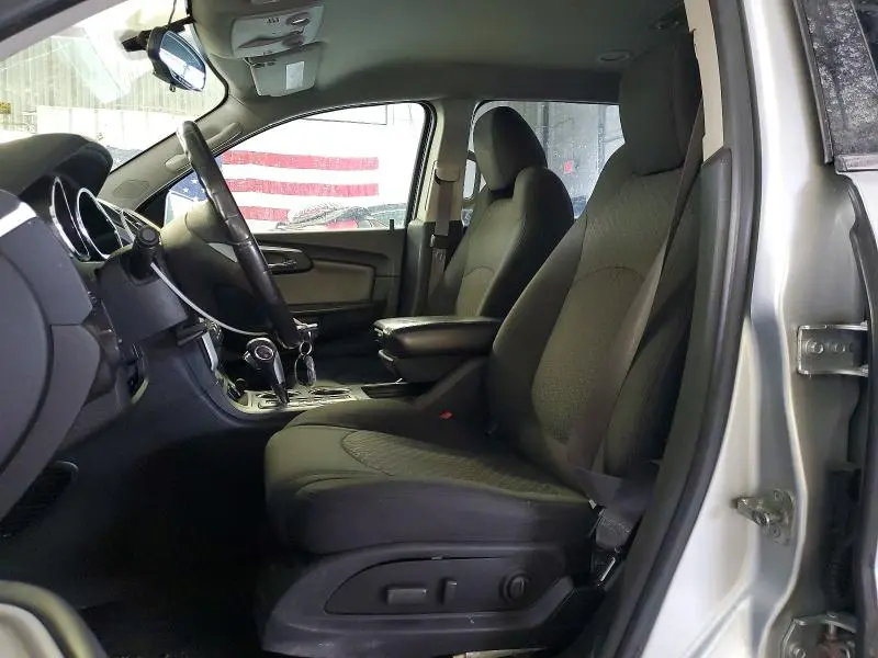 2011 CHEVROLET TRAVERSE LT  