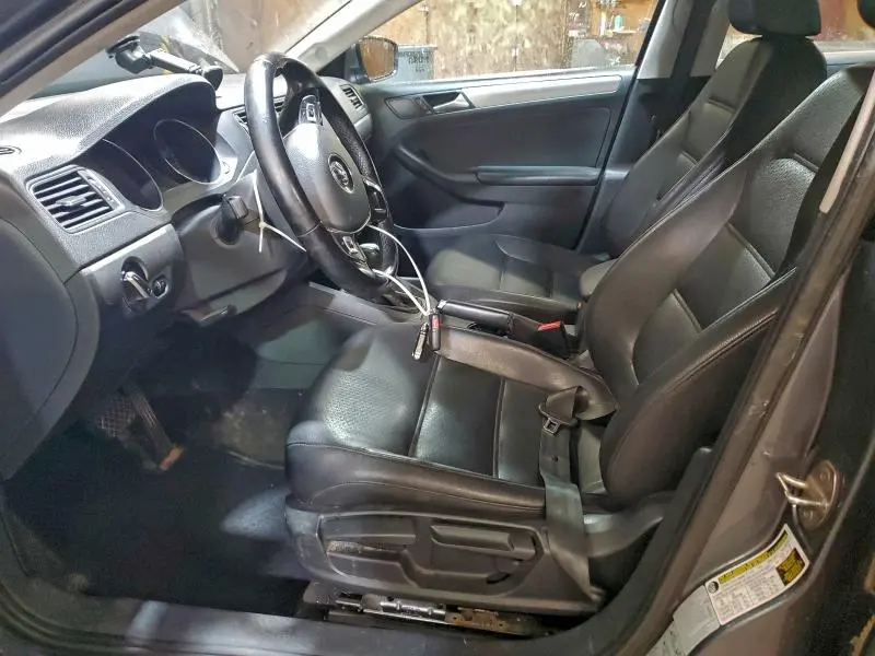 2015 VOLKSWAGEN JETTA SE  