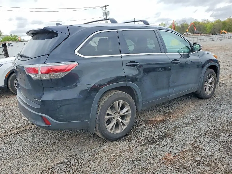 2015 TOYOTA HIGHLANDER XLE  