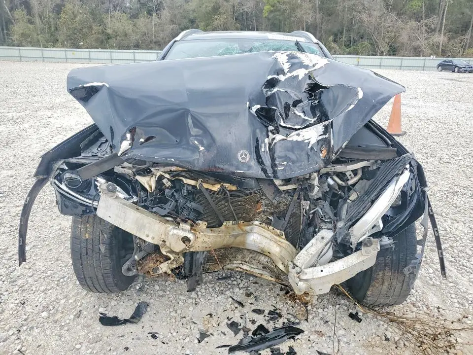 2019 MERCEDES-BENZ GLC 300  