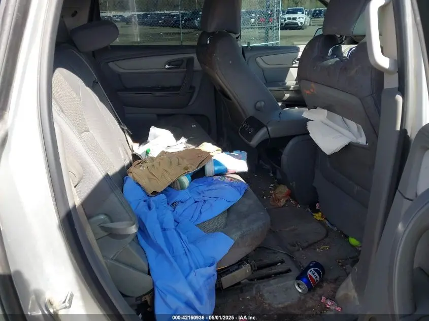 2015 CHEVROLET TRAVERSE LS