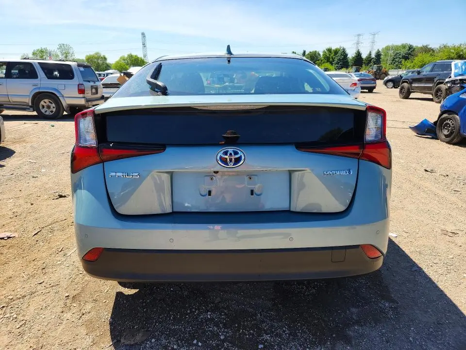 2021 TOYOTA PRIUS LE  