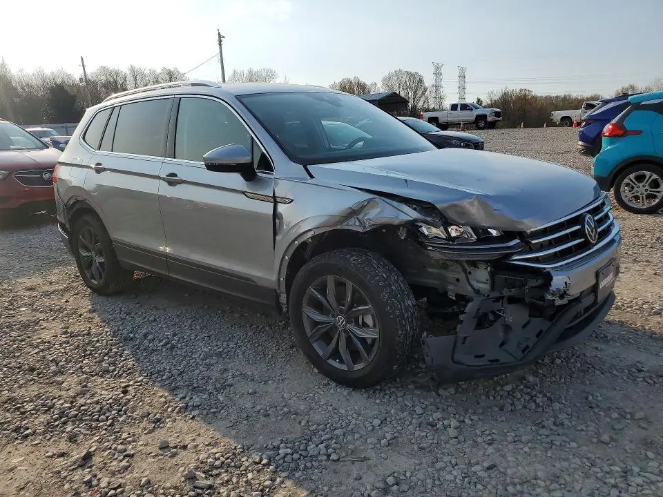 2022 VOLKSWAGEN TIGUAN SE  