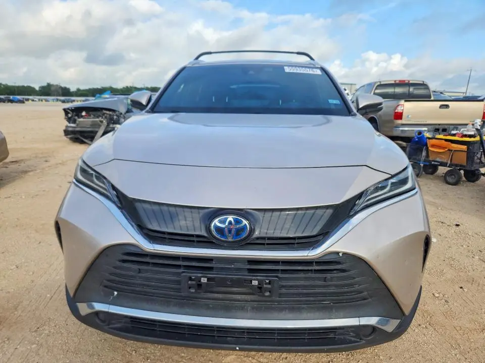 2021 TOYOTA VENZA XLE  