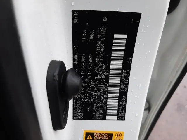 2018 TOYOTA HIGHLANDER SE  