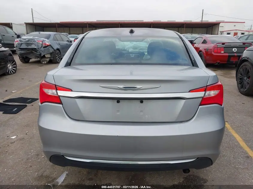 2014 CHRYSLER 200 LX