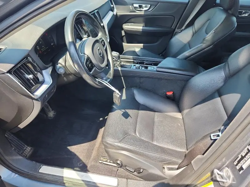 2019 VOLVO S60 T6 MOMENTUM  