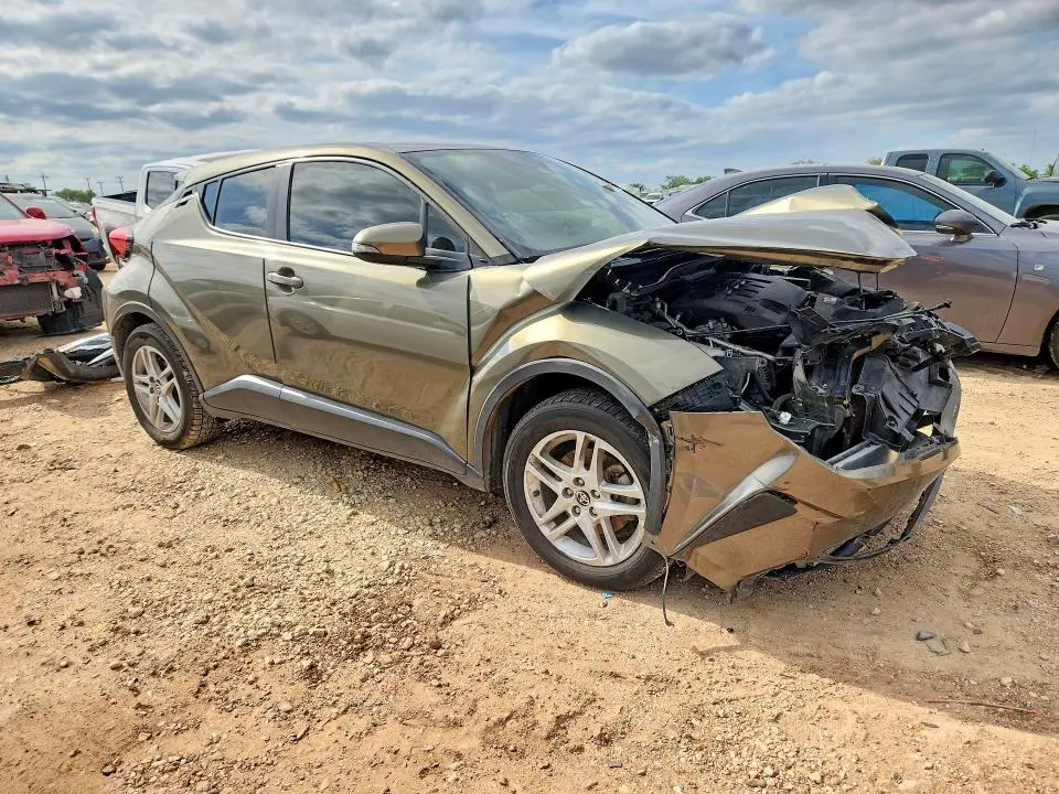 2021 TOYOTA C-HR LE  
