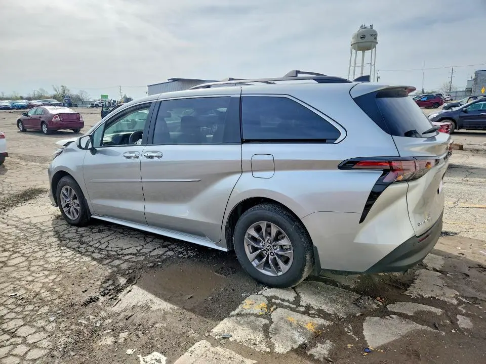 2025 TOYOTA SIENNA XLE 7-PASSENGER  