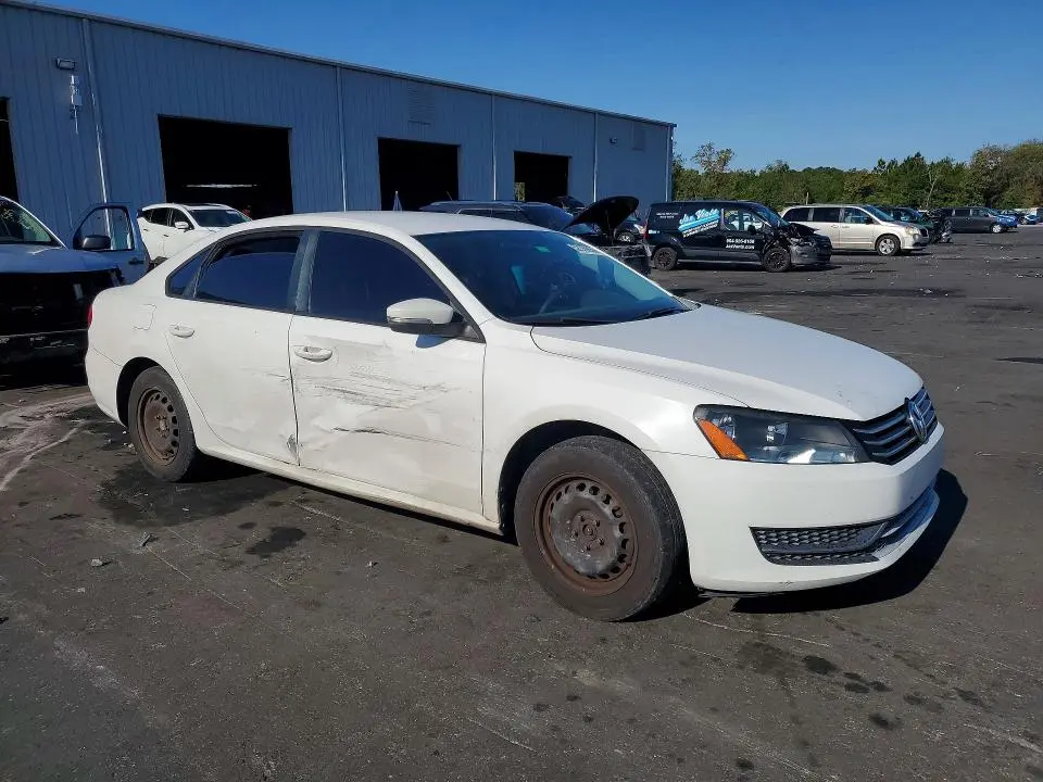 2014 VOLKSWAGEN PASSAT S  