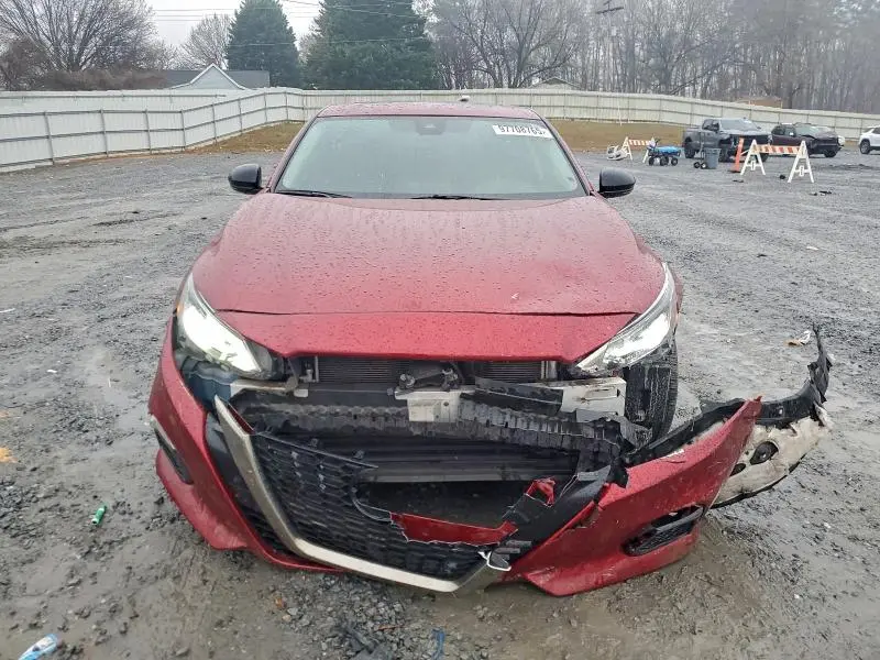 2021 NISSAN ALTIMA SR  
