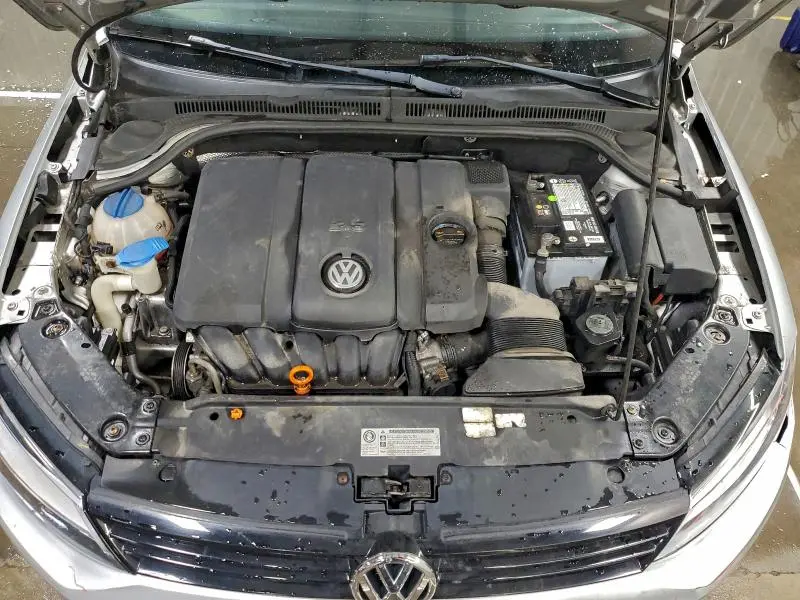 2011 VOLKSWAGEN JETTA SE  