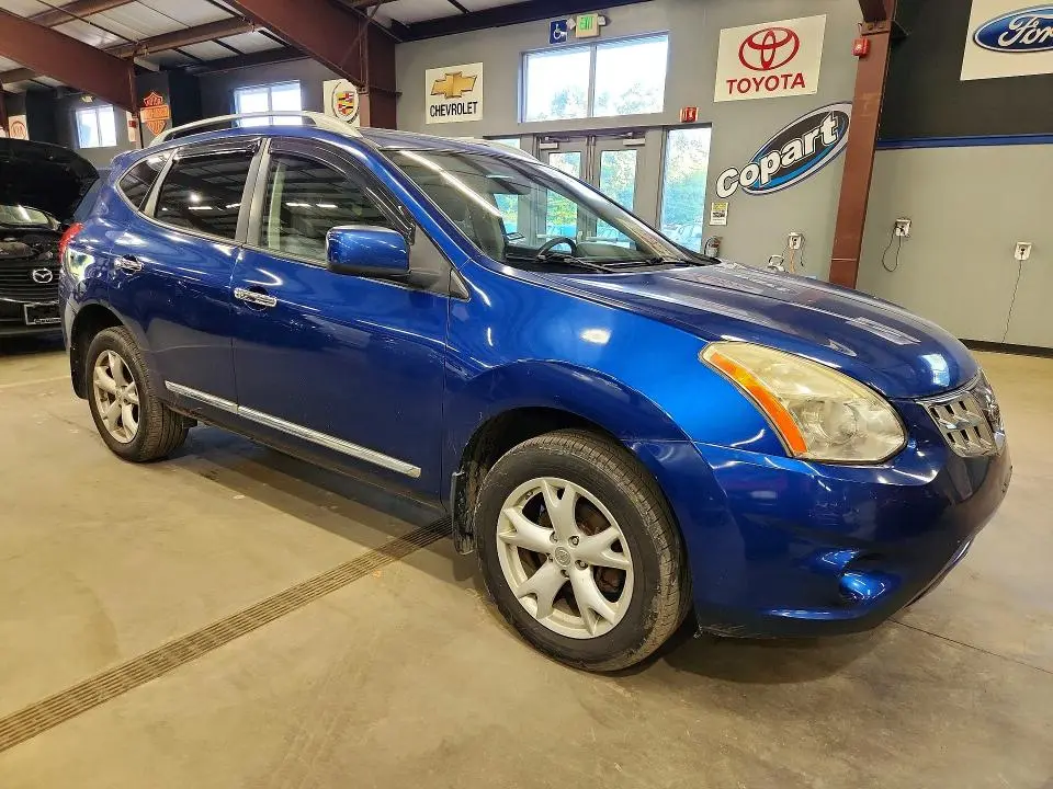 2011 NISSAN ROGUE S  