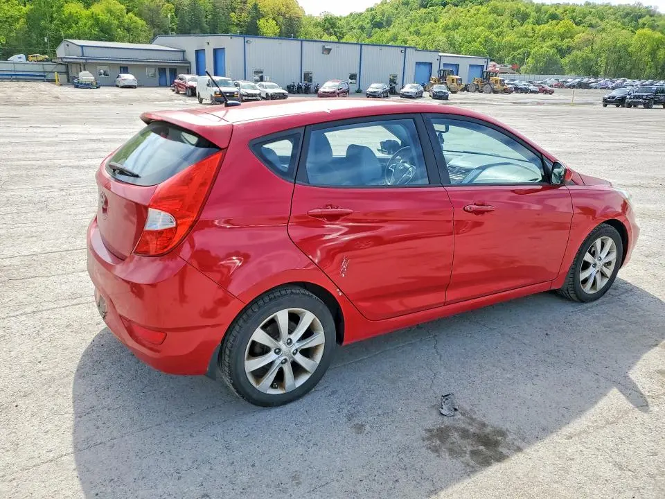 2012 HYUNDAI ACCENT SE  