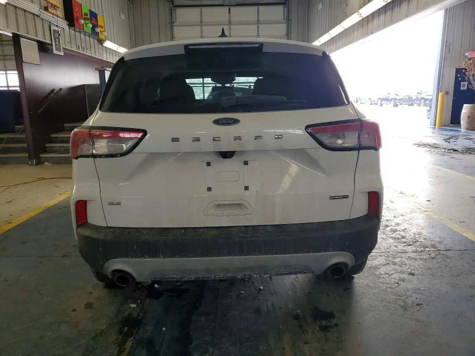 2021 FORD ESCAPE SE  