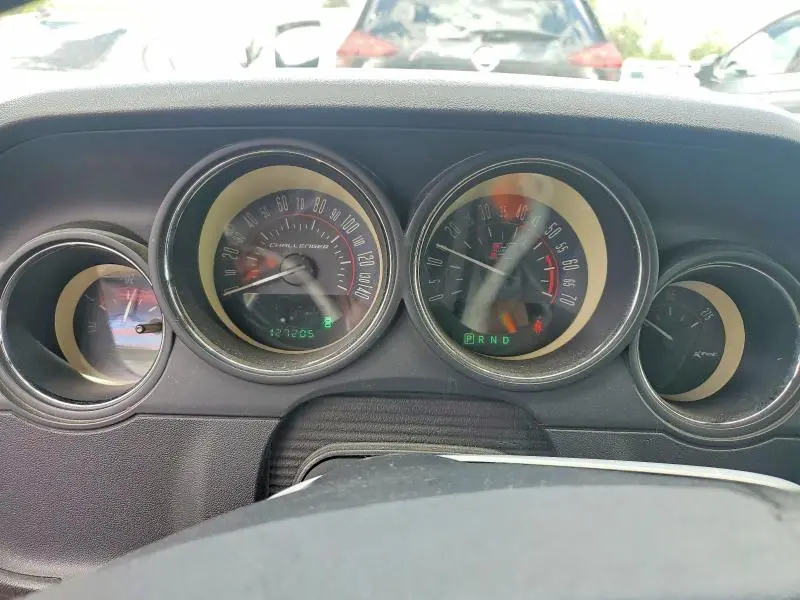 2010 DODGE CHALLENGER SE  
