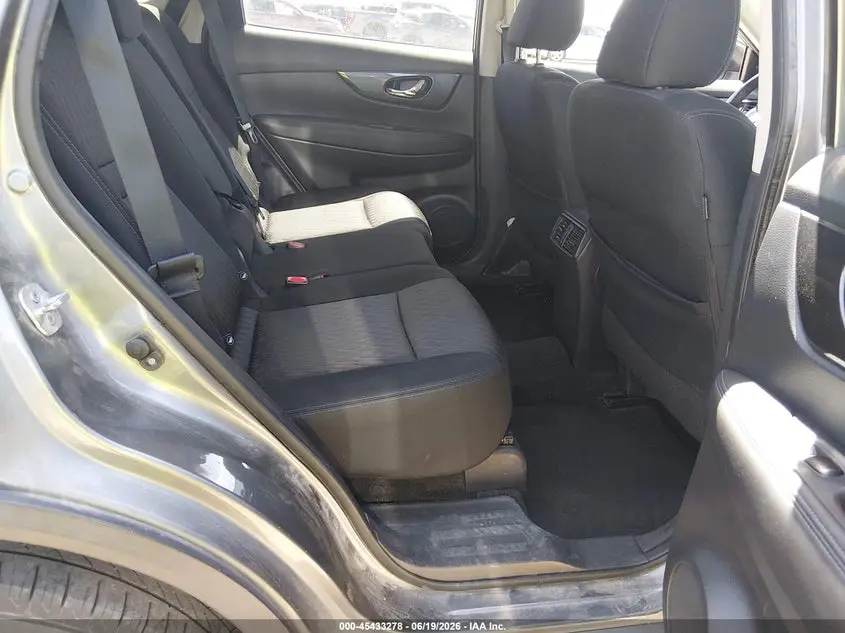 2017 NISSAN ROGUE SV