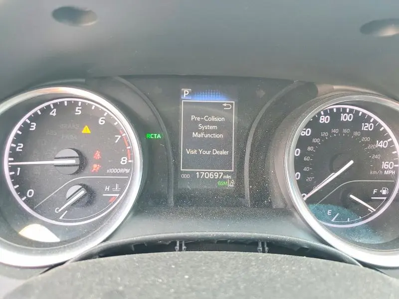 2018 TOYOTA CAMRY SE  