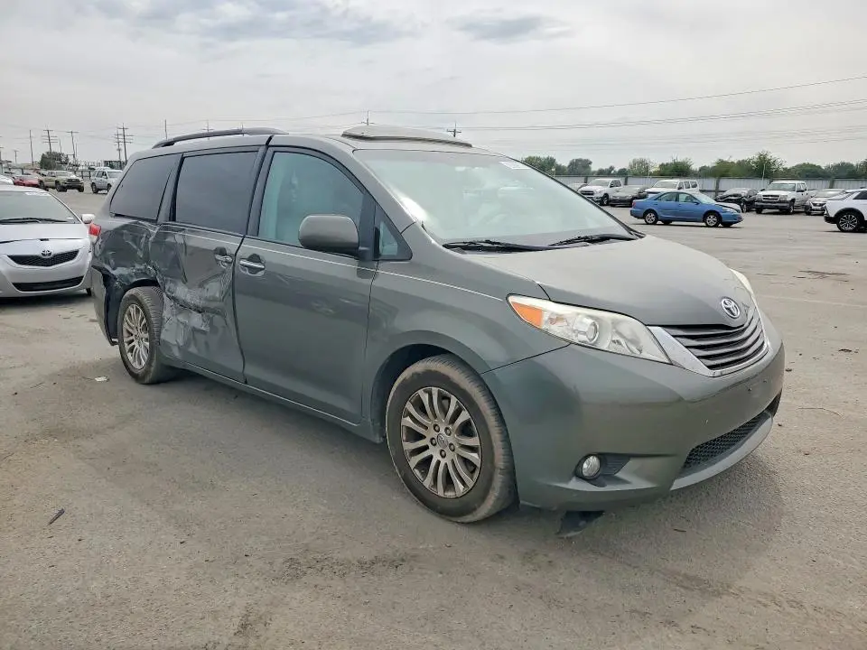 2011 TOYOTA SIENNA XLE 8-PASSENGER  