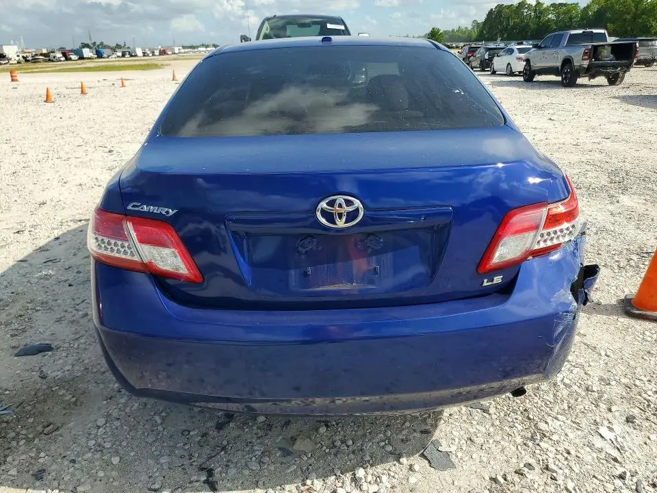 2010 TOYOTA CAMRY LE  