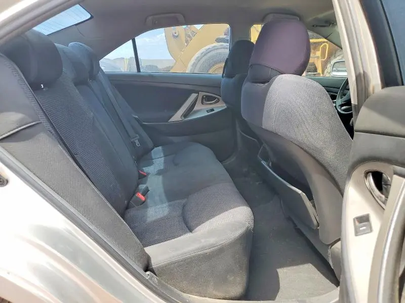 2011 TOYOTA CAMRY SE  